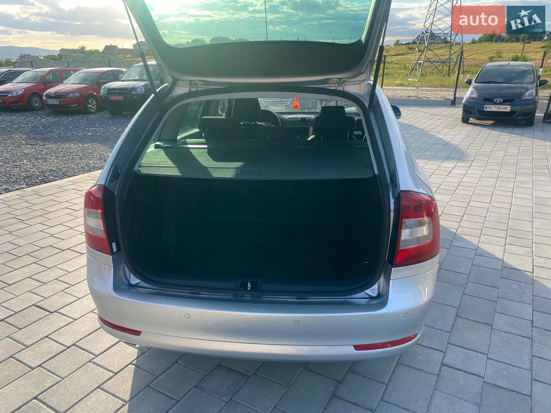 2010 Skoda Octavia - мініатюра 3