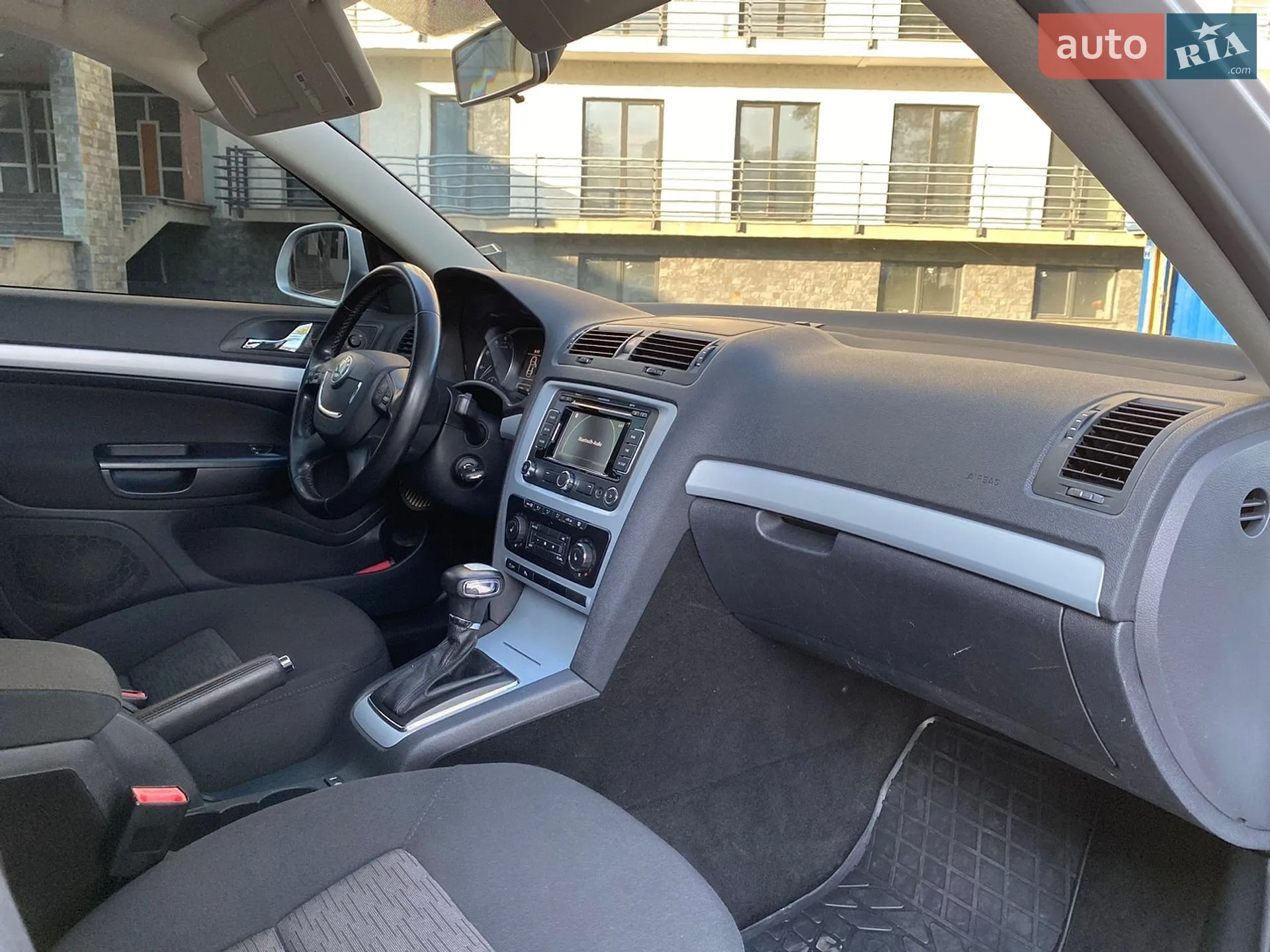 2010 Skoda Octavia - мініатюра 23