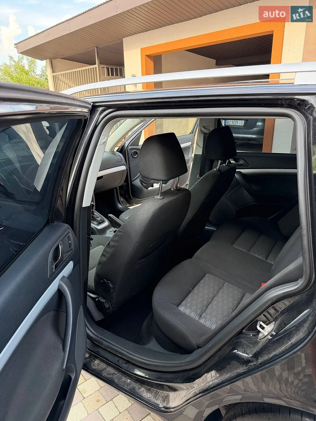 2010 Skoda Octavia - мініатюра 15