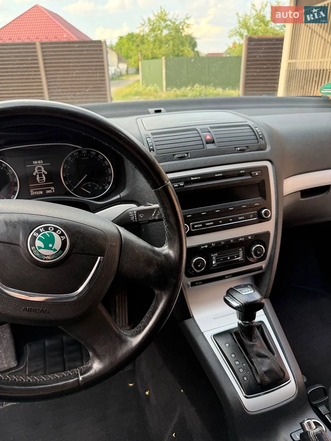 2010 Skoda Octavia - мініатюра 18
