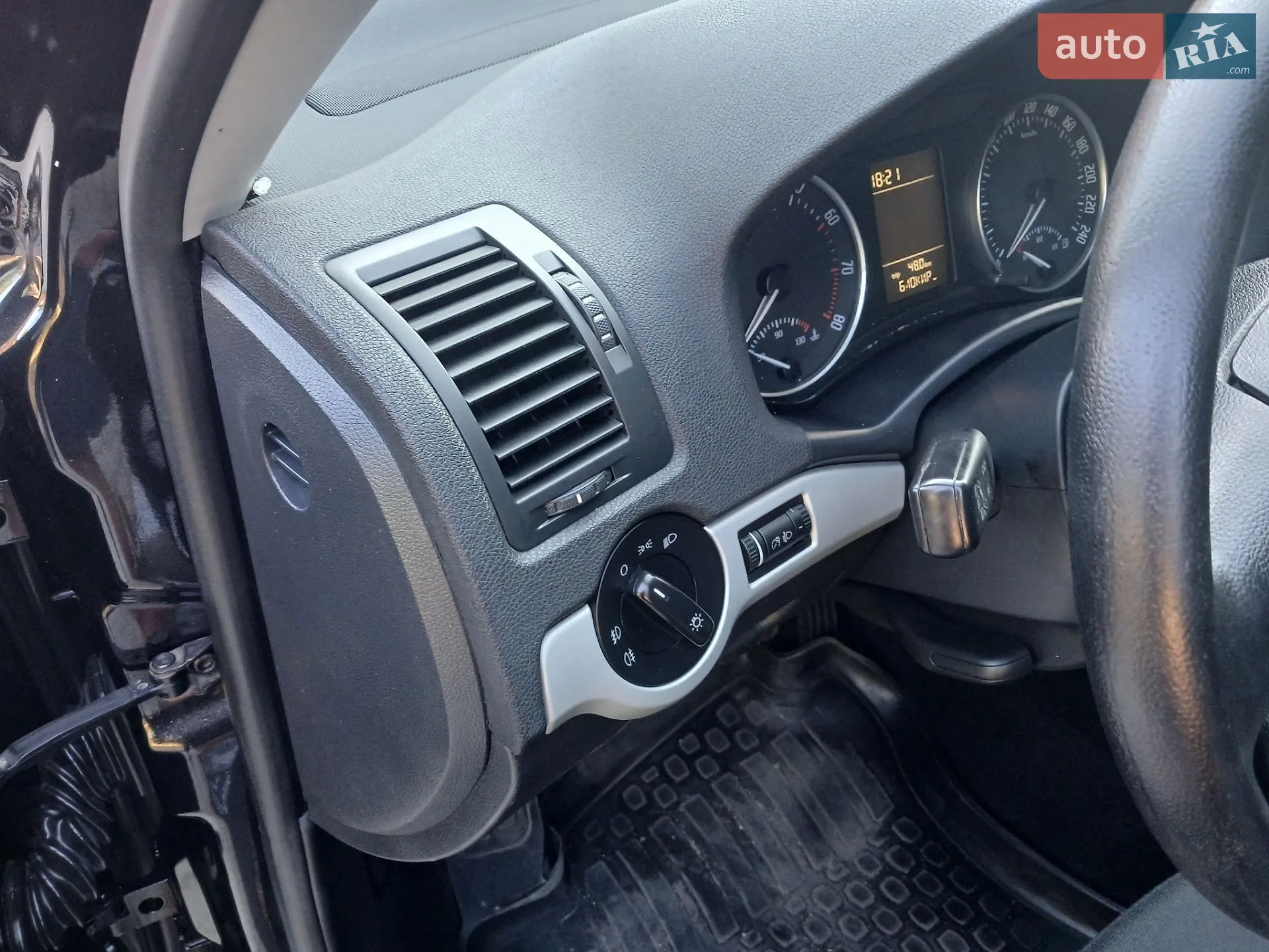 2011 Skoda Octavia - мініатюра 20