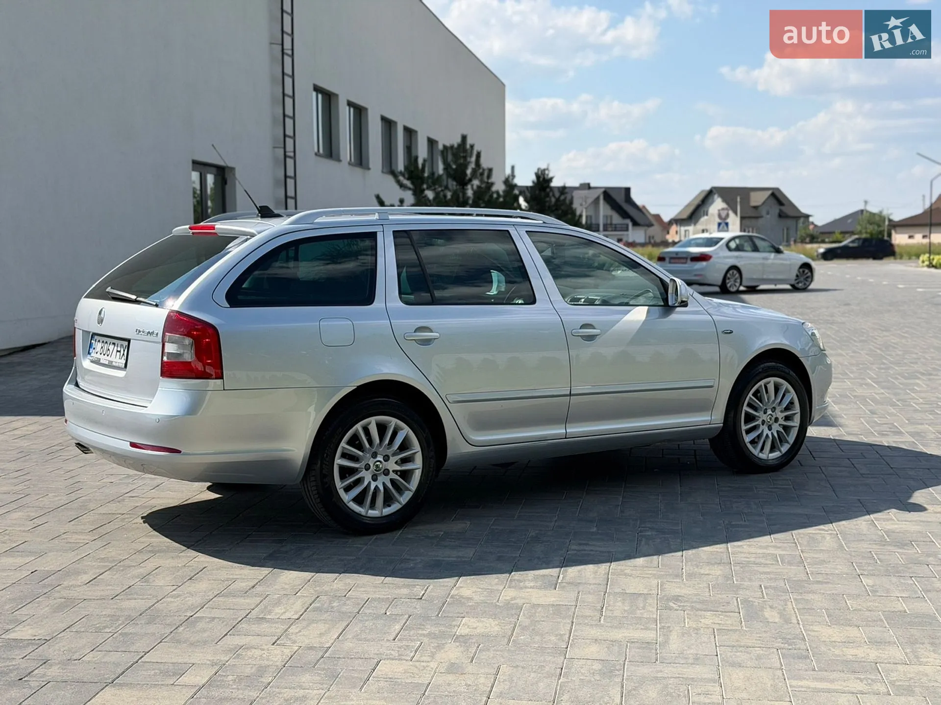 2010 Skoda Octavia - мініатюра 13