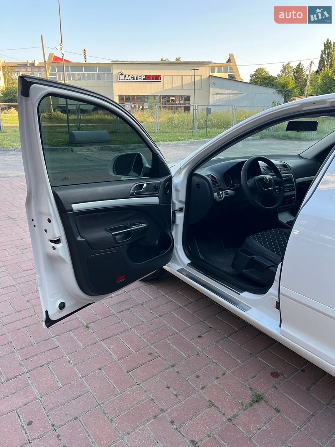 2010 Skoda Octavia - мініатюра 11