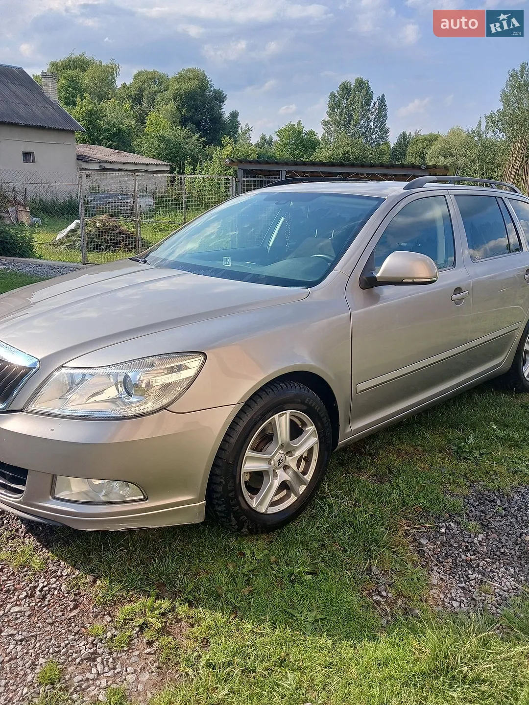2010 Skoda Octavia - мініатюра 2