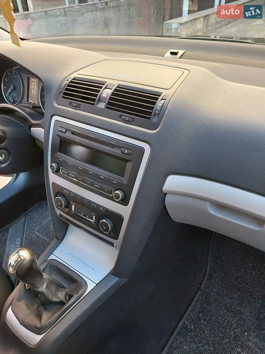 2011 Skoda Octavia - мініатюра 31