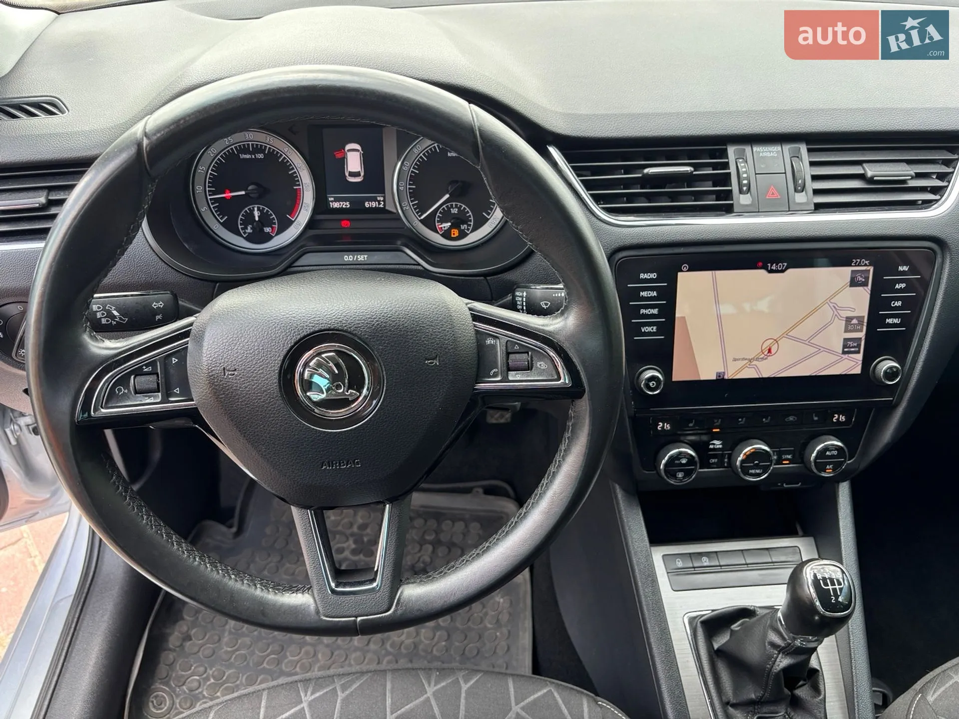 2017 Skoda Octavia - мініатюра 24