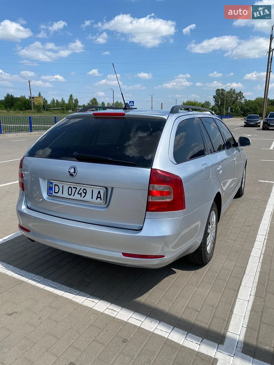2010 Skoda Octavia - мініатюра 2