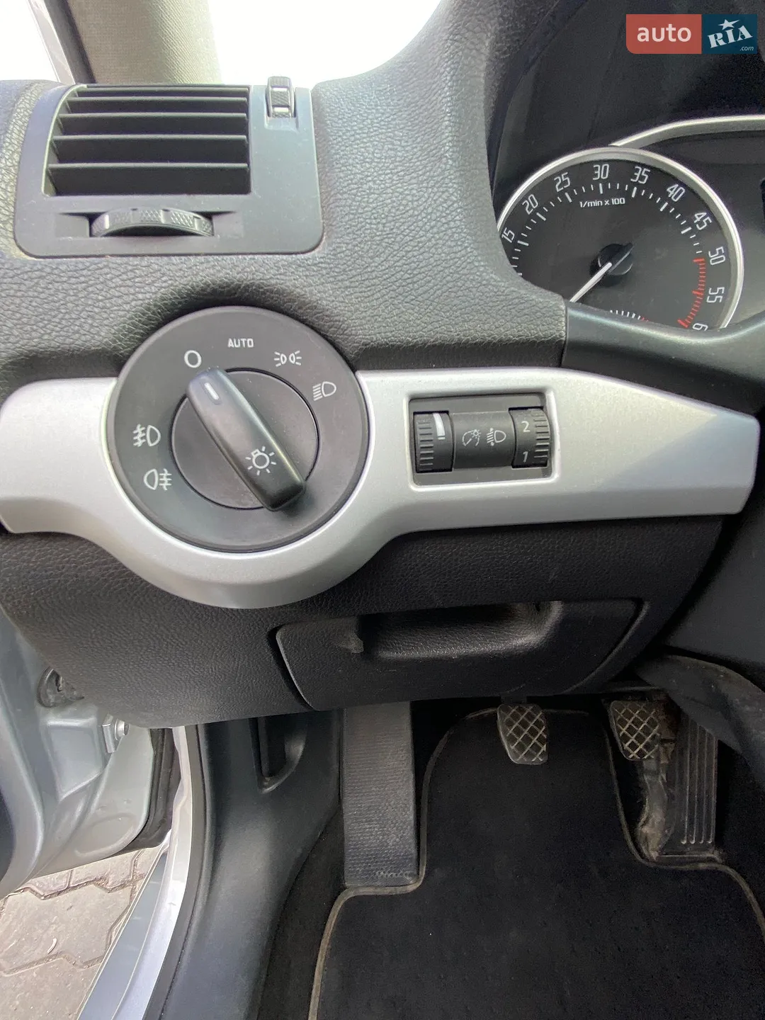 2010 Skoda Octavia - мініатюра 14