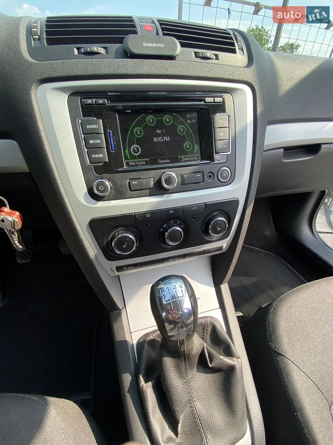 2010 Skoda Octavia - мініатюра 15