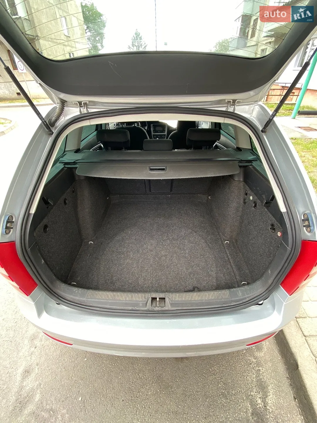 2010 Skoda Octavia - мініатюра 17