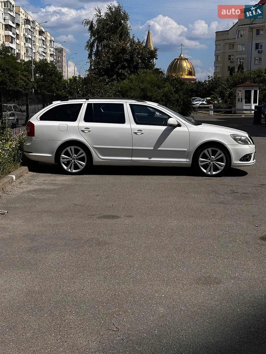 2010 Skoda Octavia - мініатюра 5