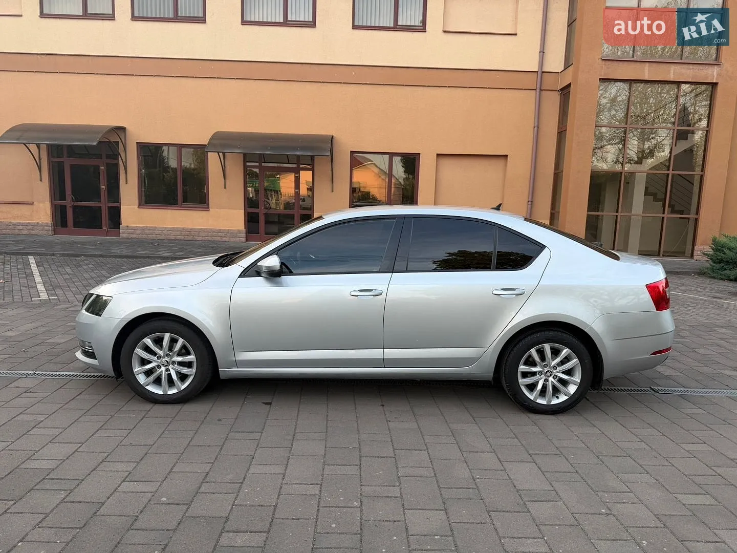 2019 Skoda Octavia - мініатюра 2