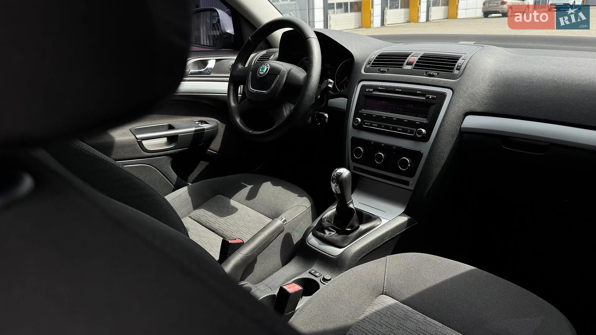 2010 Skoda Octavia - мініатюра 31