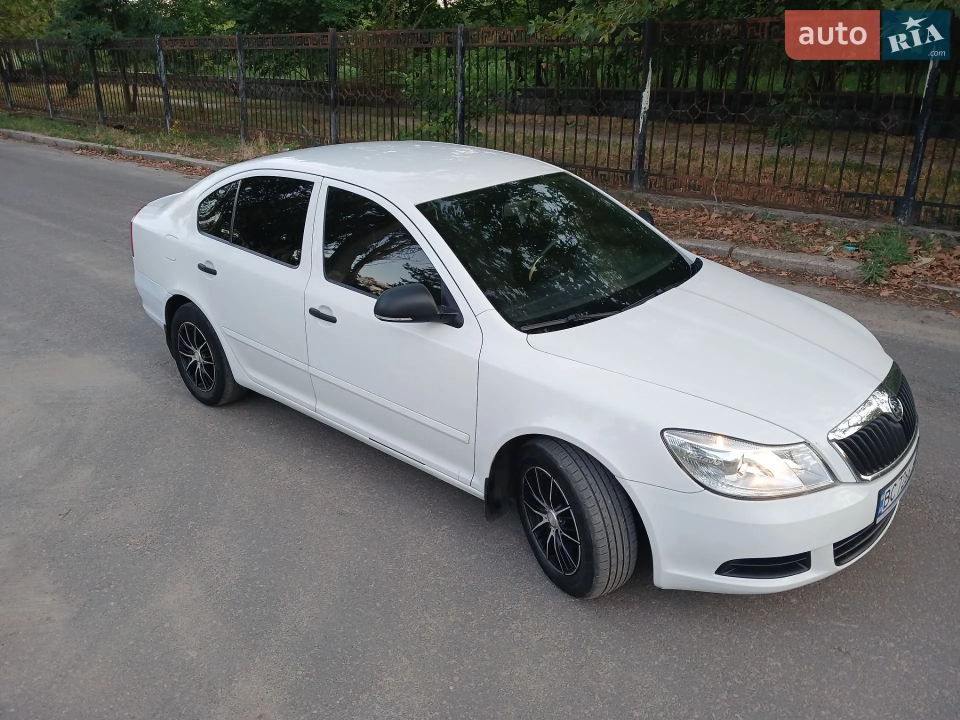 2010 Skoda Octavia - мініатюра 13