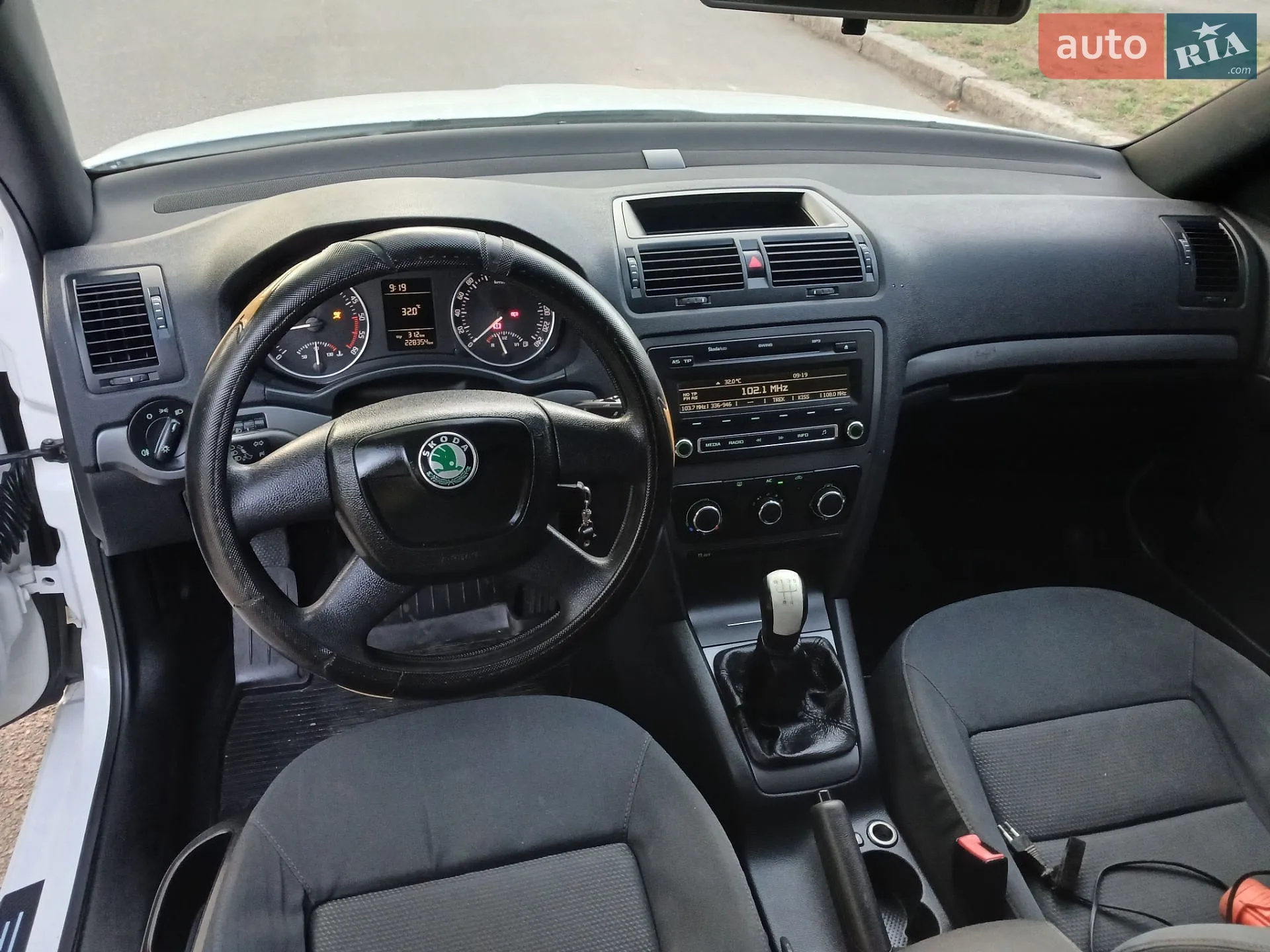 2010 Skoda Octavia - мініатюра 37