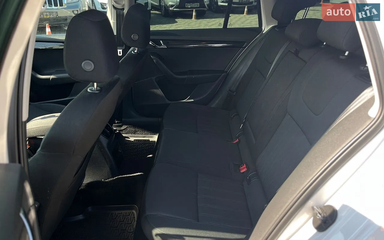 2017 Skoda Octavia - мініатюра 25