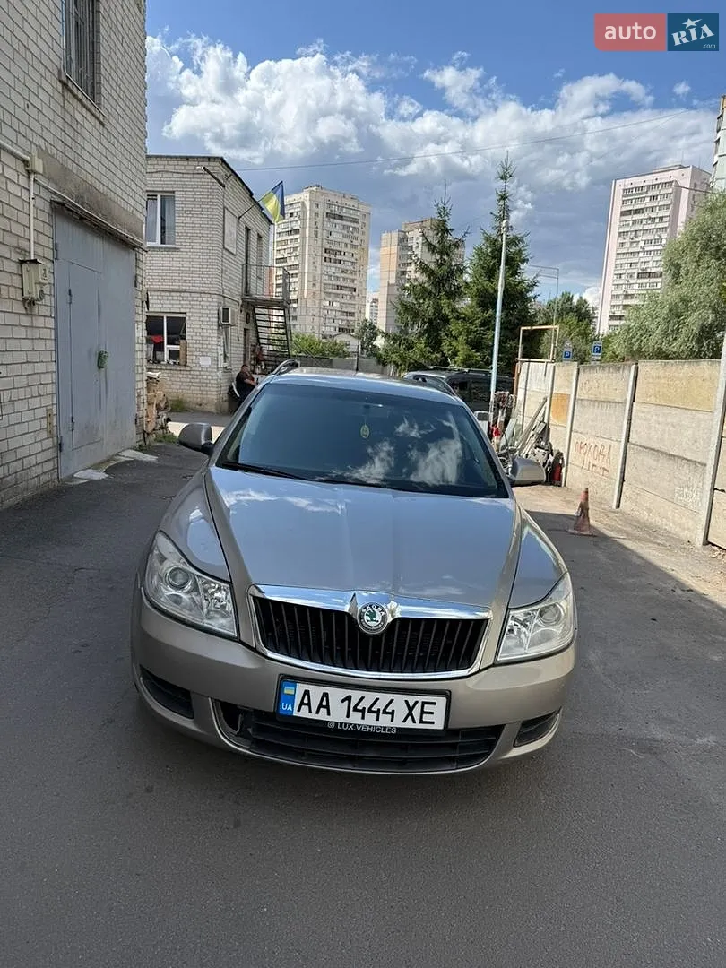 2010 Skoda Octavia - мініатюра 3