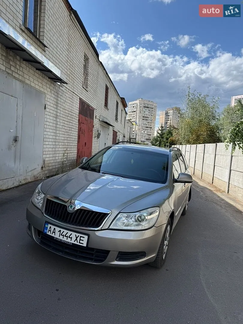 2010 Skoda Octavia - фото 1