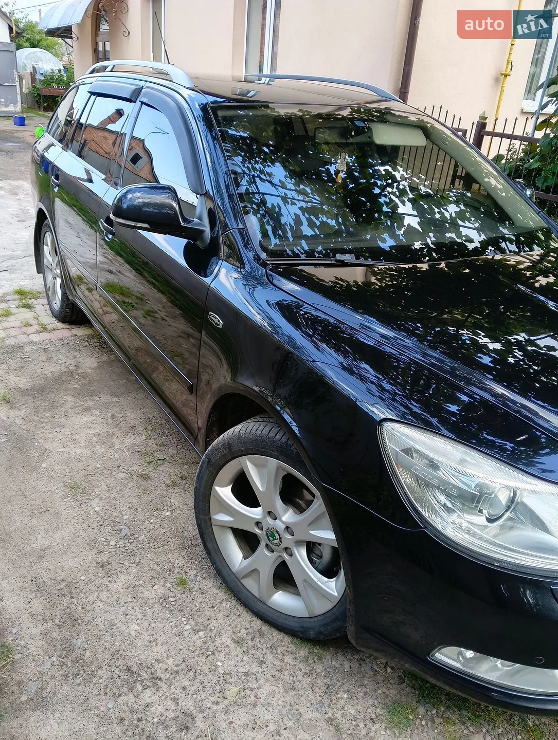 2010 Skoda Octavia - мініатюра 2