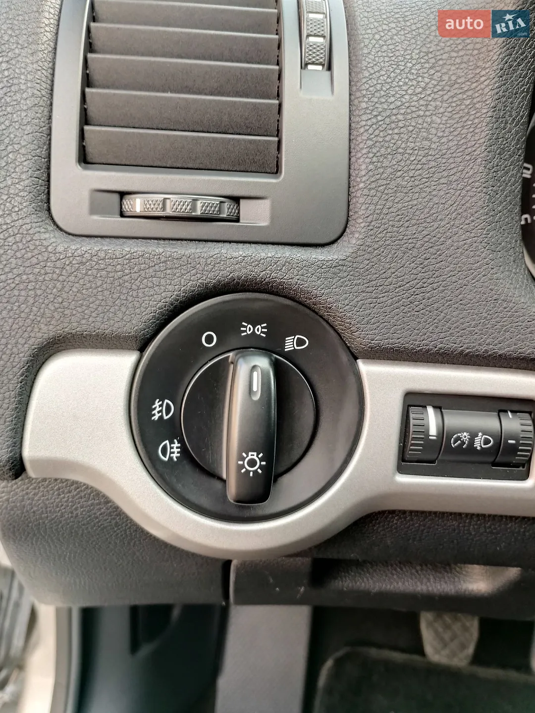 2011 Skoda Octavia - мініатюра 26