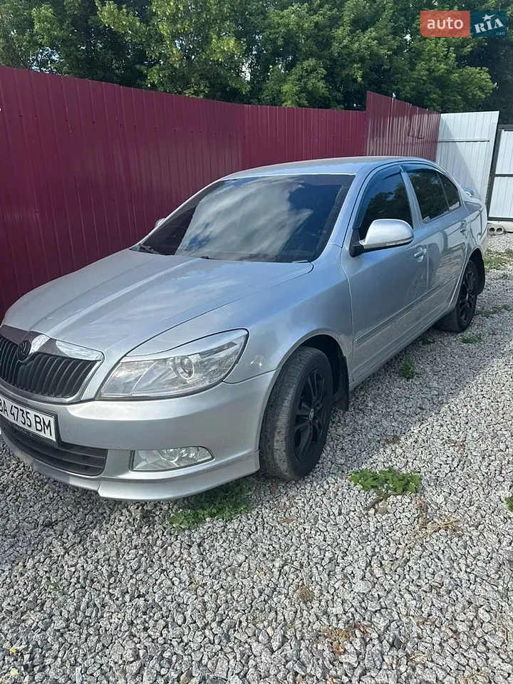2010 Skoda Octavia - мініатюра 72