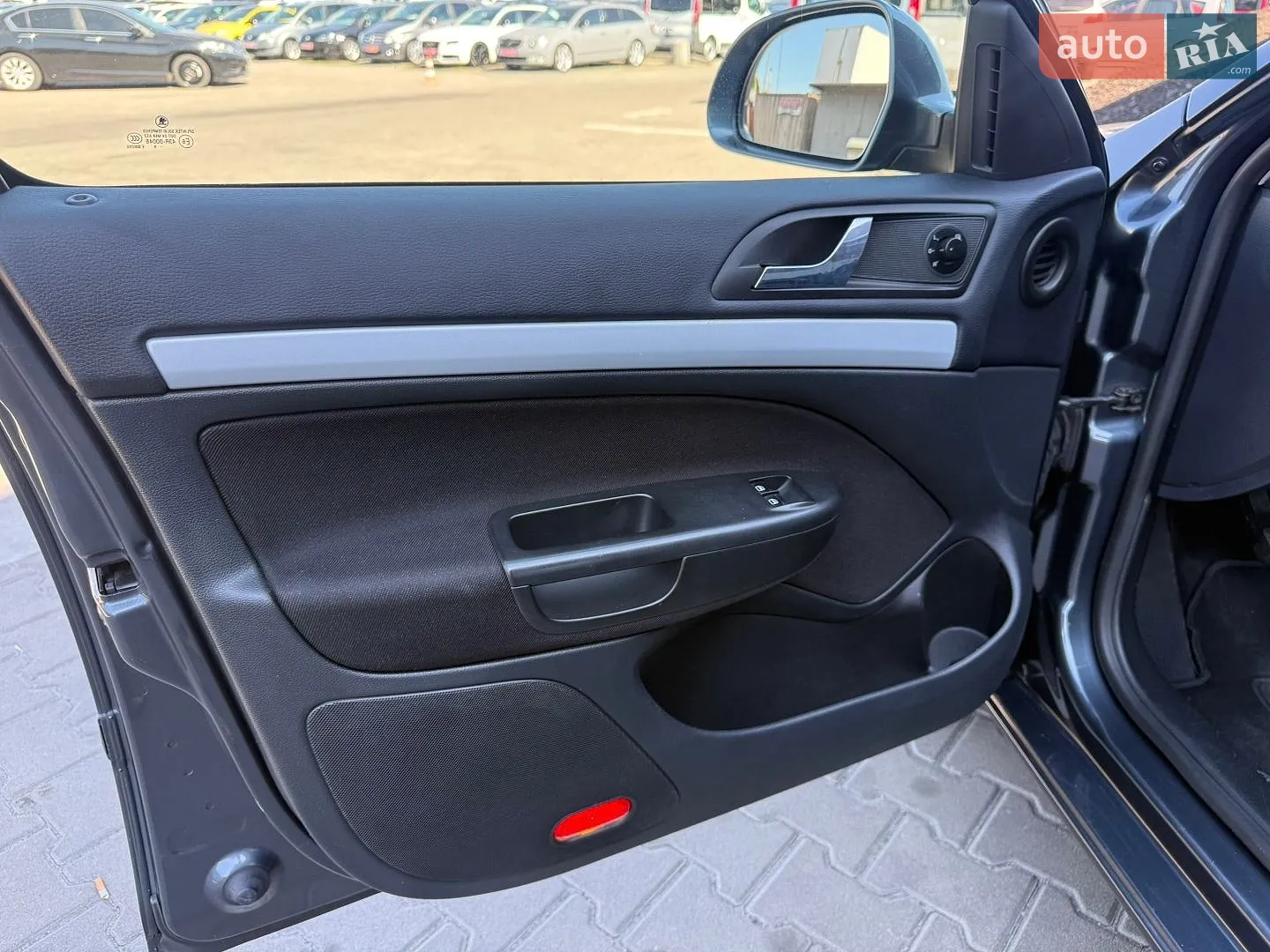 2010 Skoda Octavia - мініатюра 13