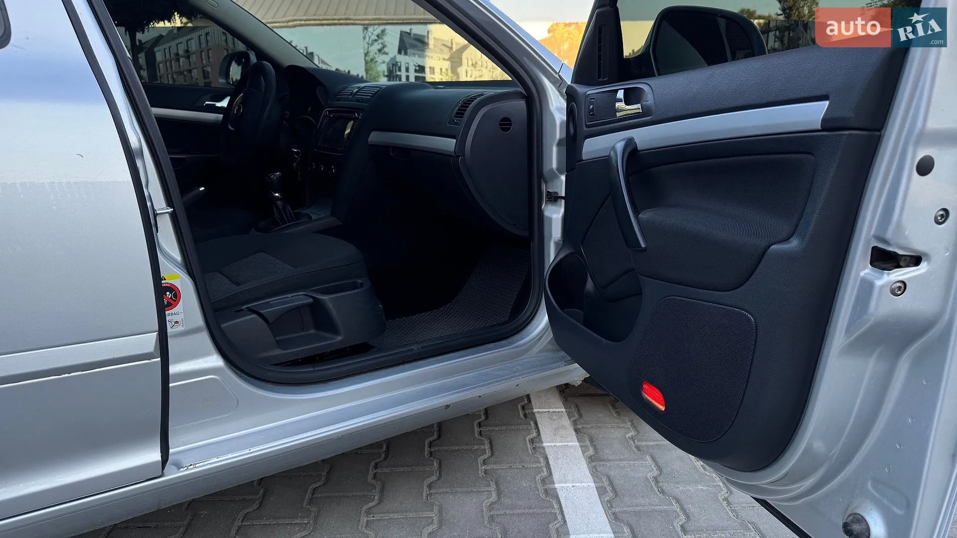 2010 Skoda Octavia - мініатюра 5