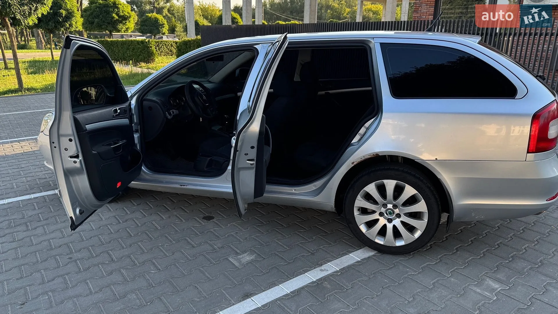 2010 Skoda Octavia - мініатюра 11