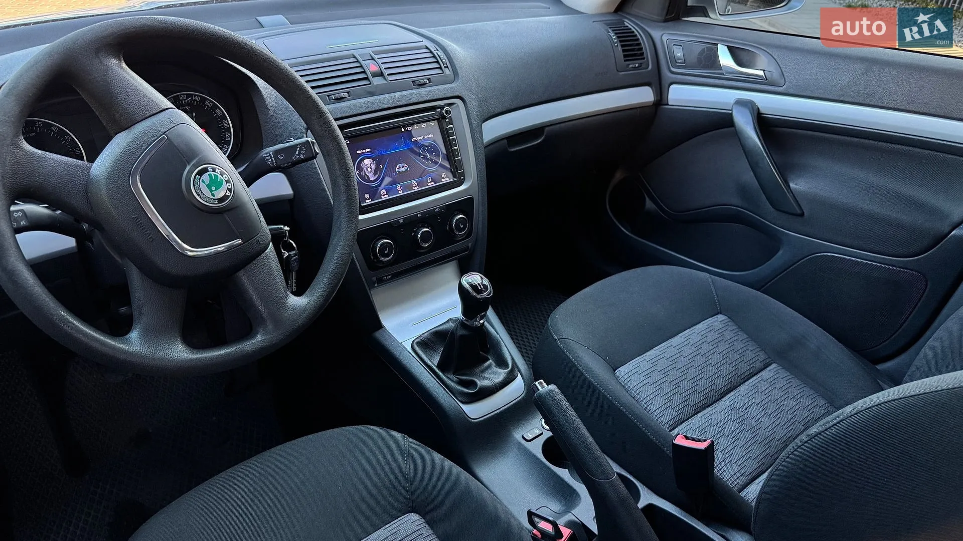 2010 Skoda Octavia - мініатюра 13