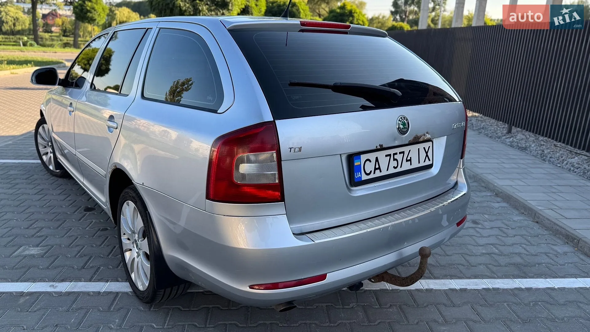 2010 Skoda Octavia - мініатюра 38