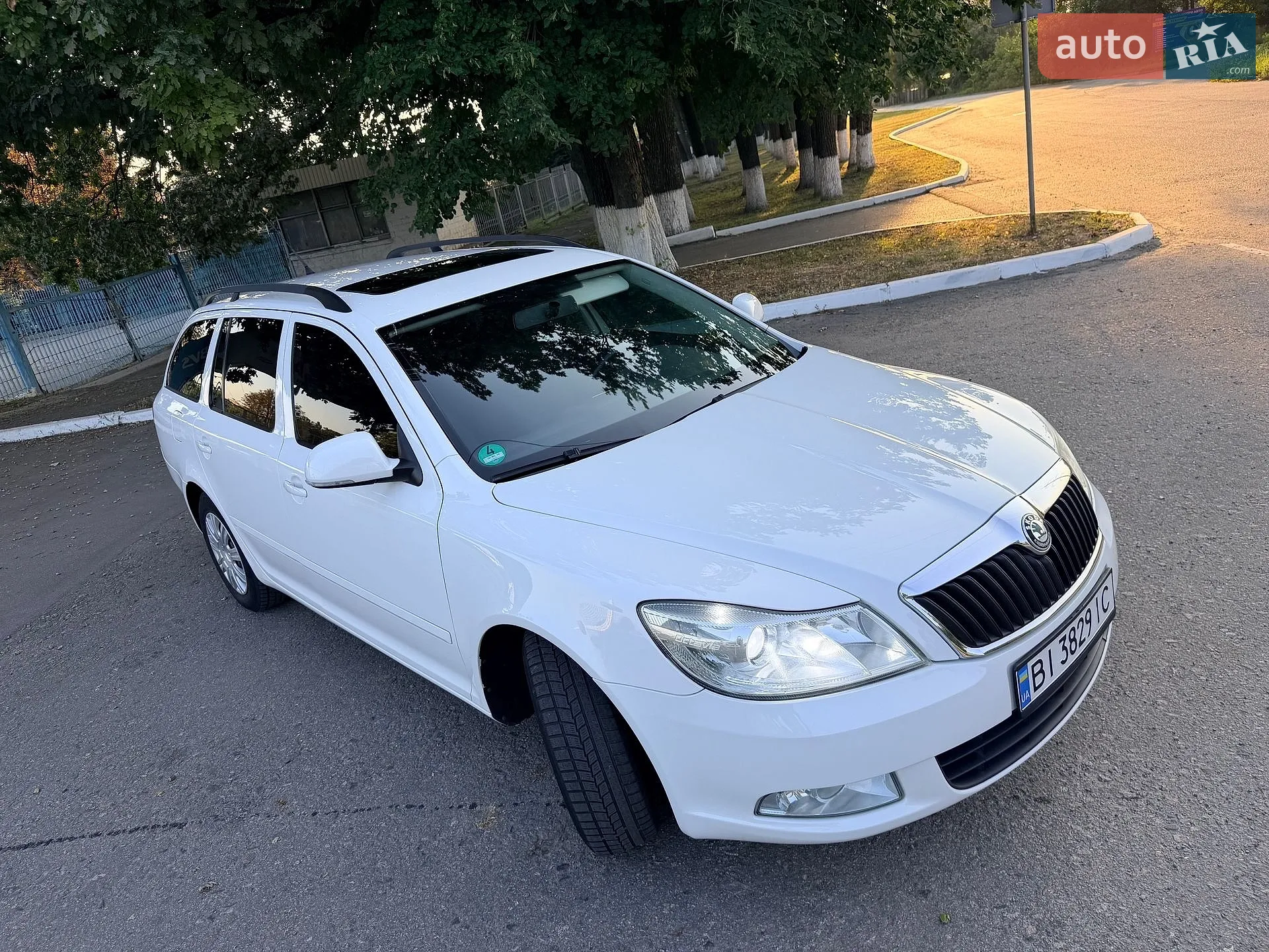 2010 Skoda Octavia - мініатюра 4