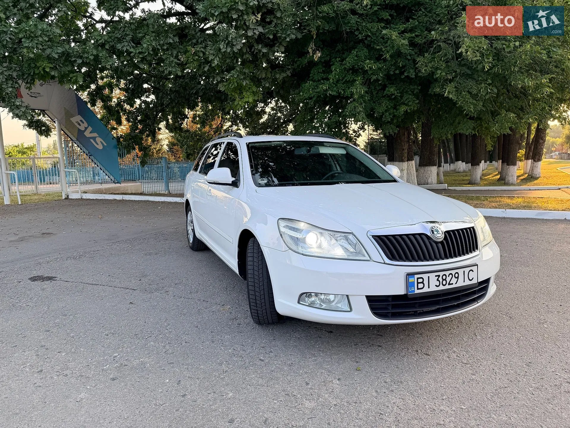 2010 Skoda Octavia - мініатюра 16