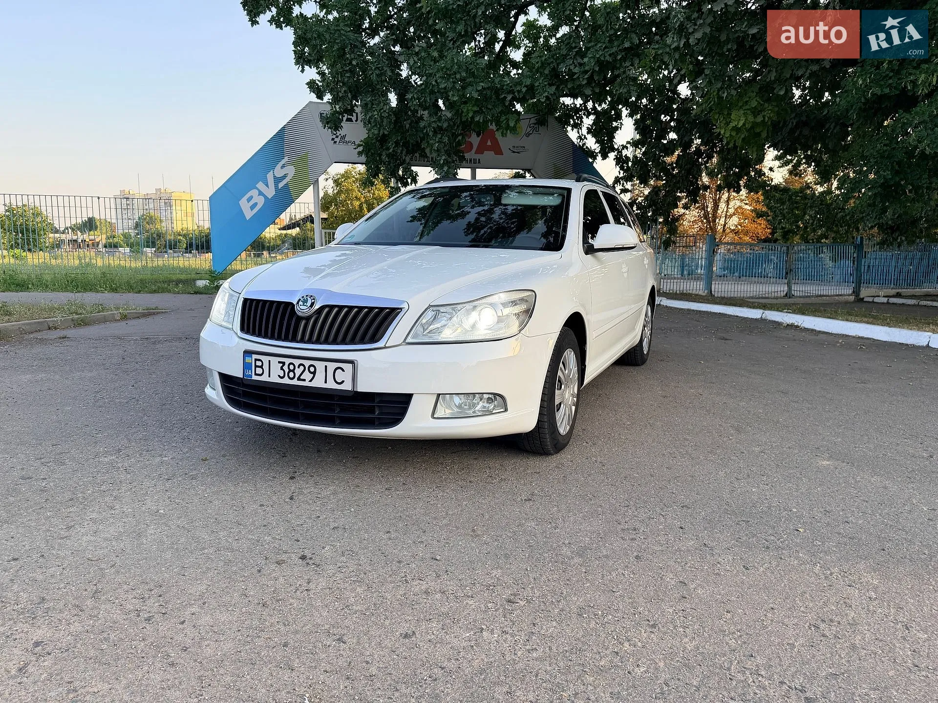 2010 Skoda Octavia - мініатюра 3