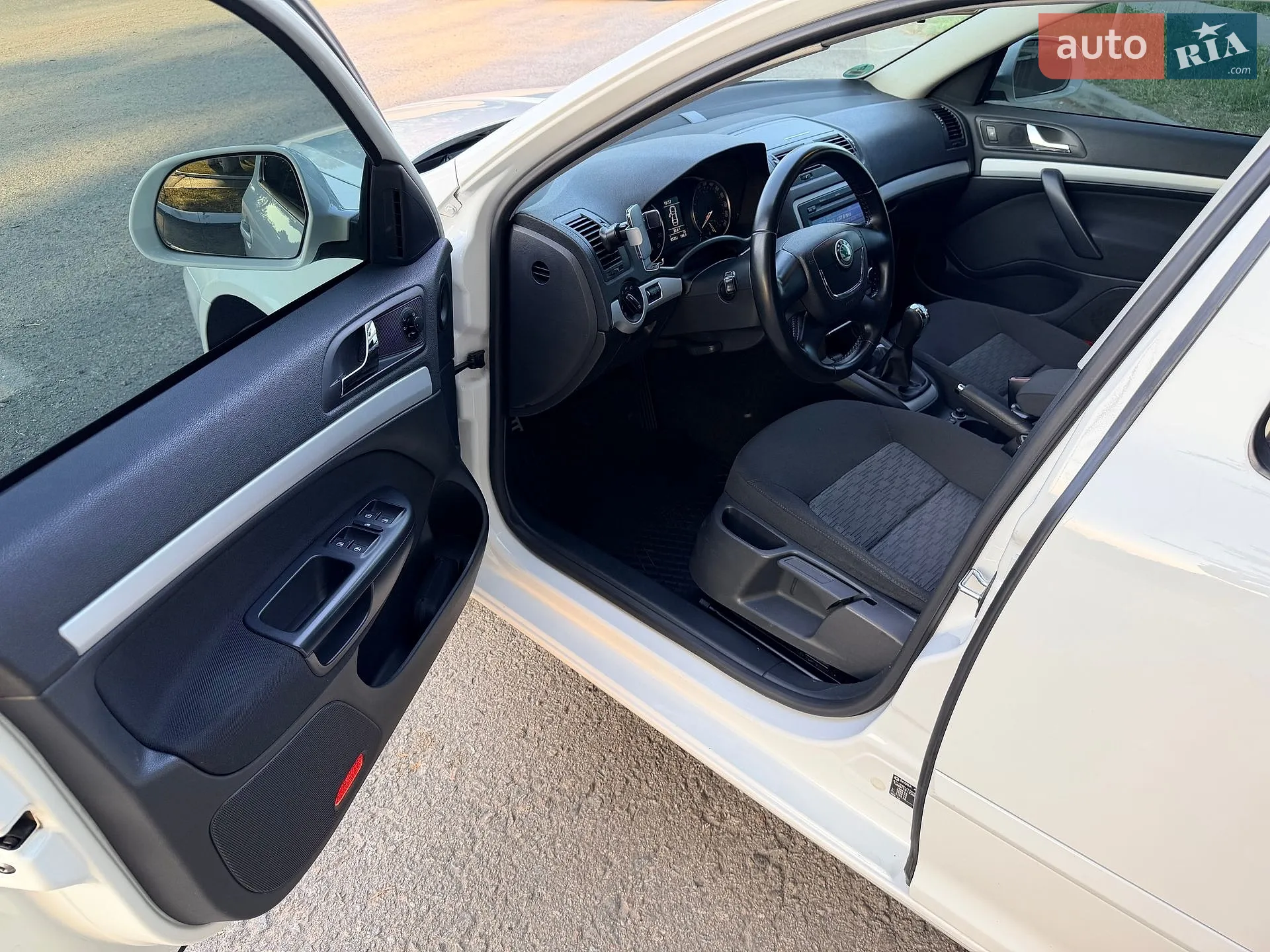 2010 Skoda Octavia - мініатюра 20