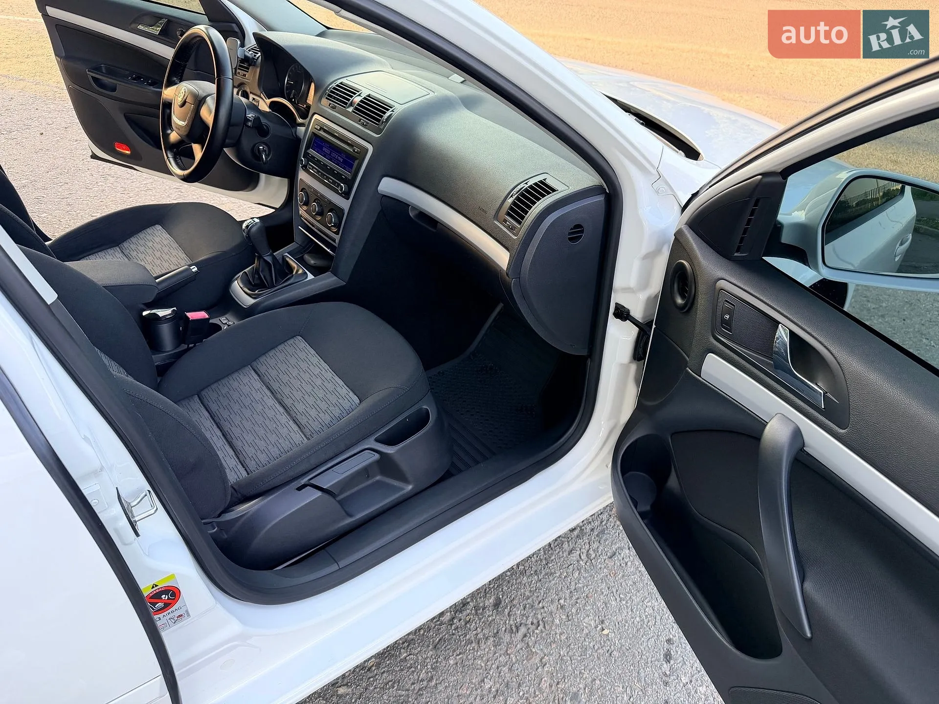 2010 Skoda Octavia - мініатюра 30