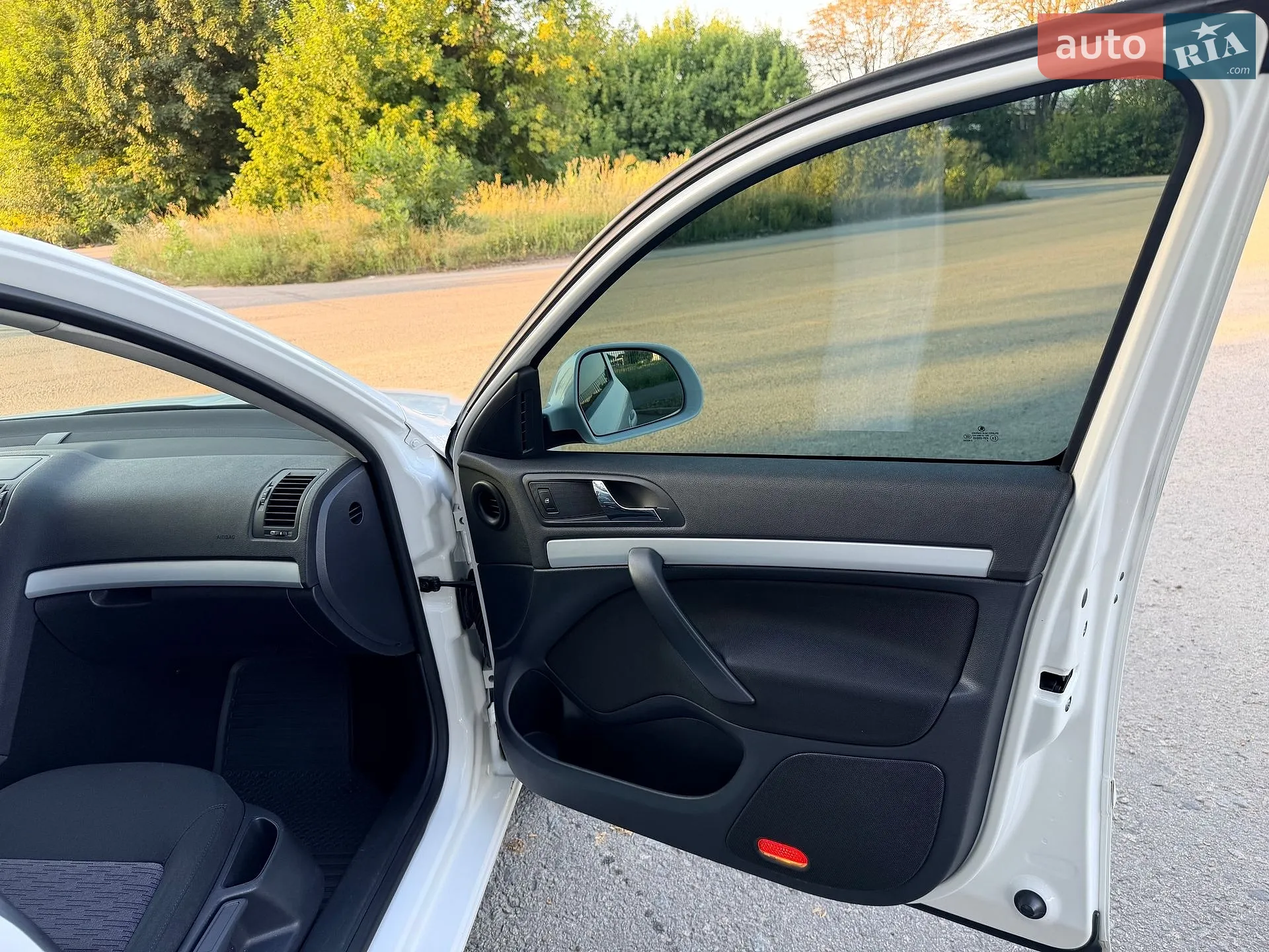 2010 Skoda Octavia - мініатюра 29