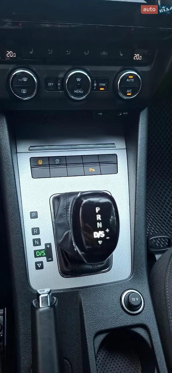 2016 Skoda Octavia - мініатюра 32