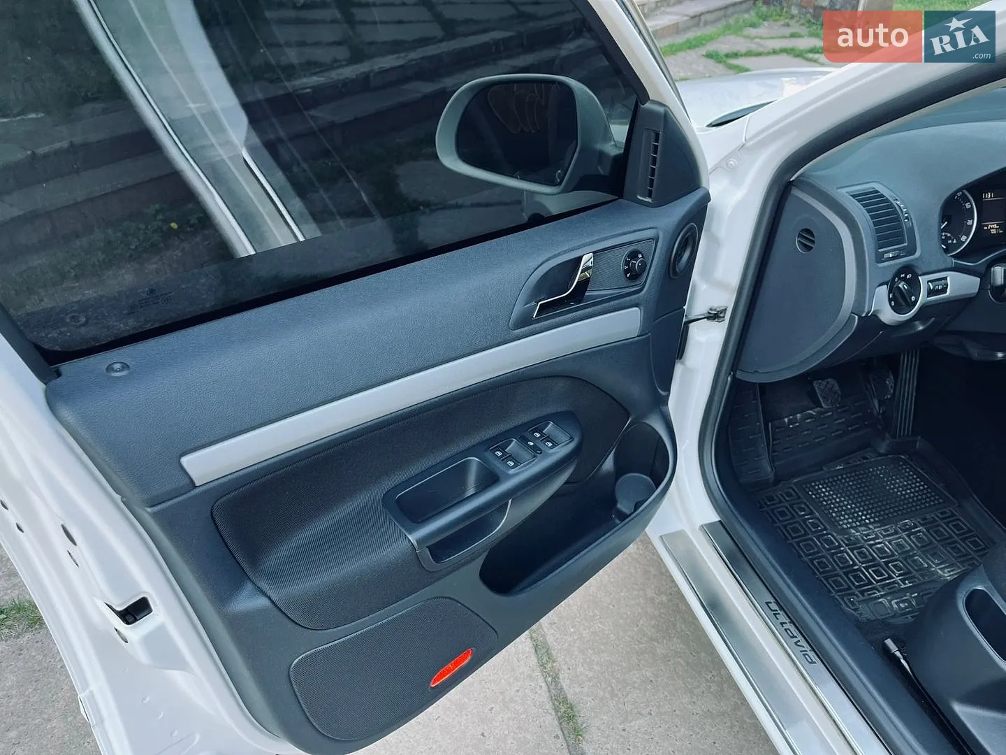 2013 Skoda Octavia - мініатюра 13