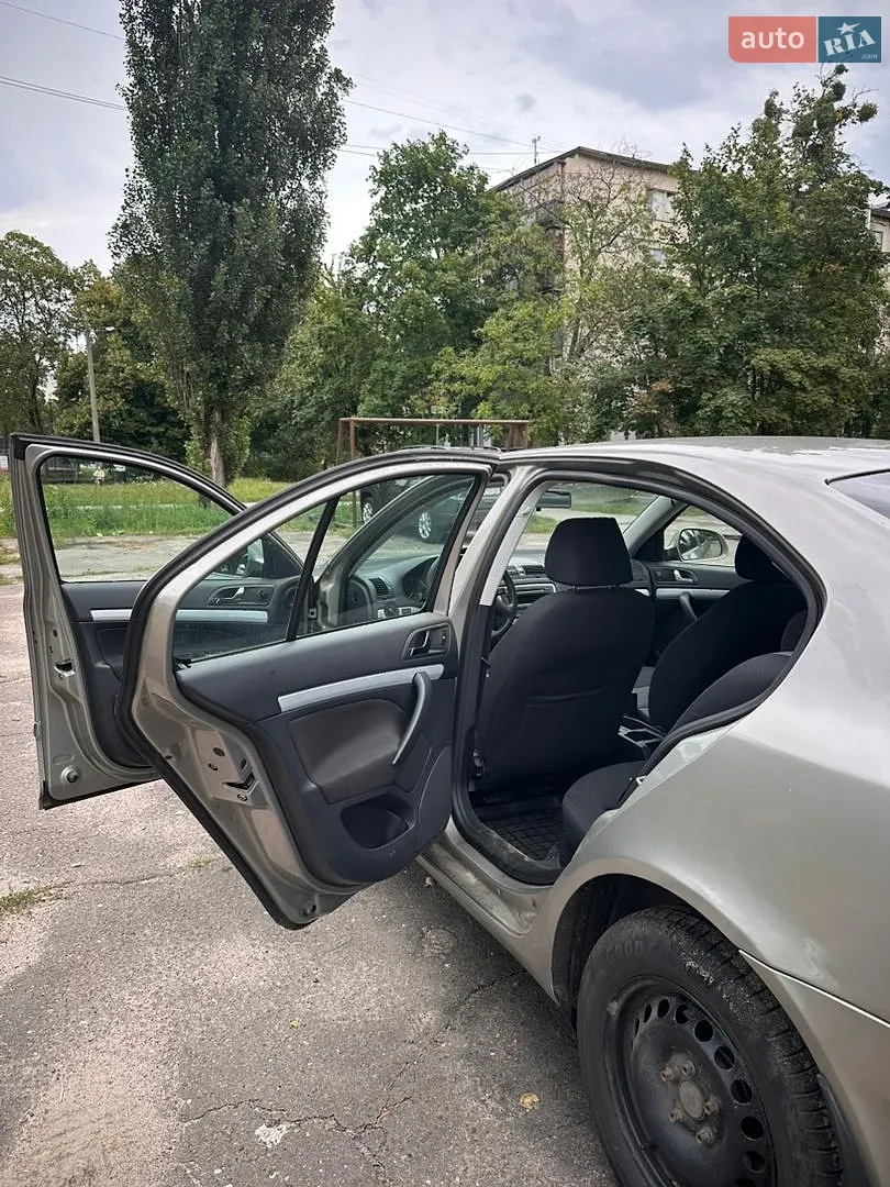 2011 Skoda Octavia - мініатюра 15