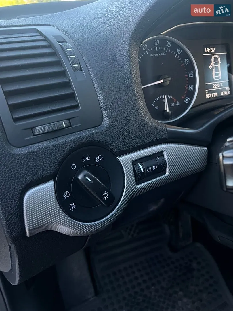 2010 Skoda Octavia - мініатюра 15