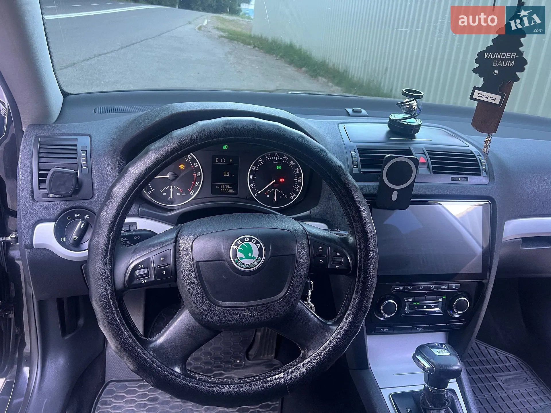 2010 Skoda Octavia - мініатюра 15