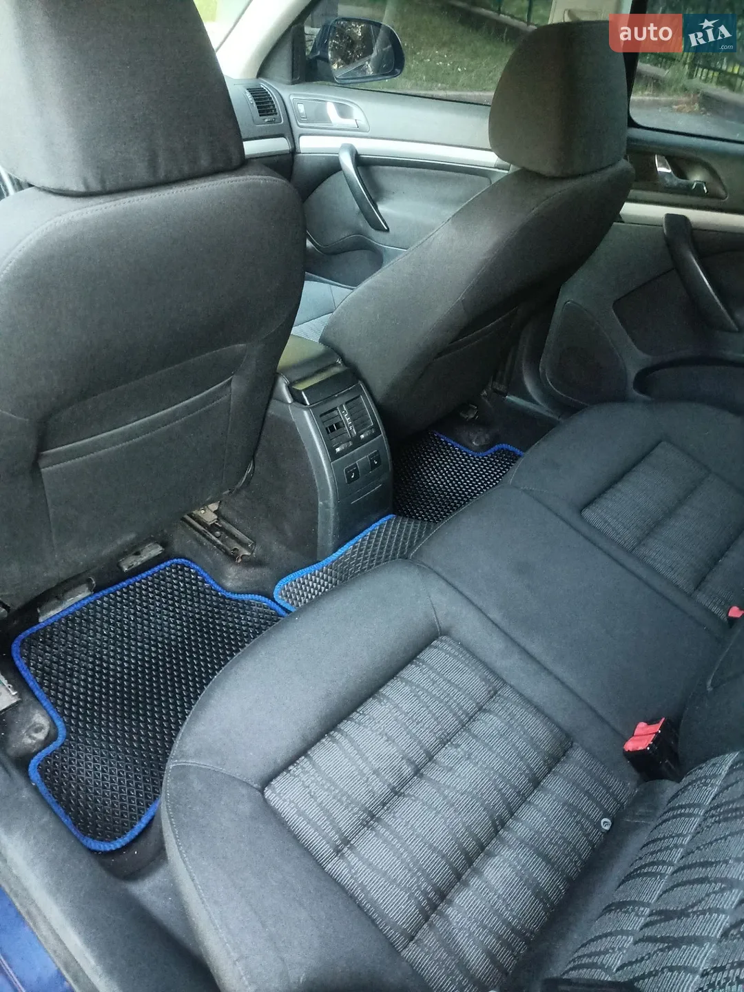 2010 Skoda Octavia - мініатюра 12