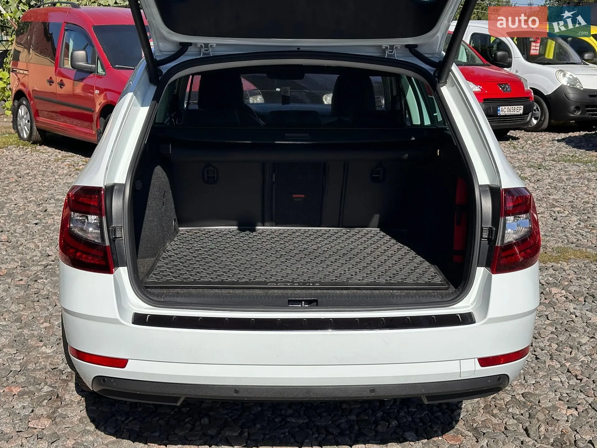 2017 Skoda Octavia - мініатюра 10