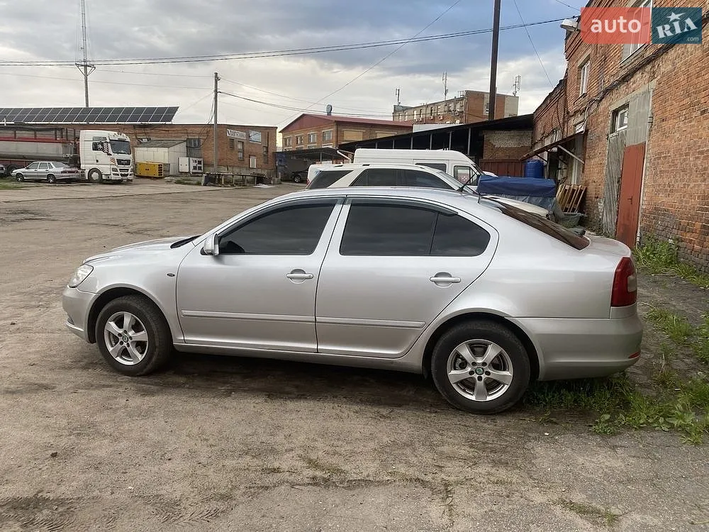 2010 Skoda Octavia - мініатюра 5