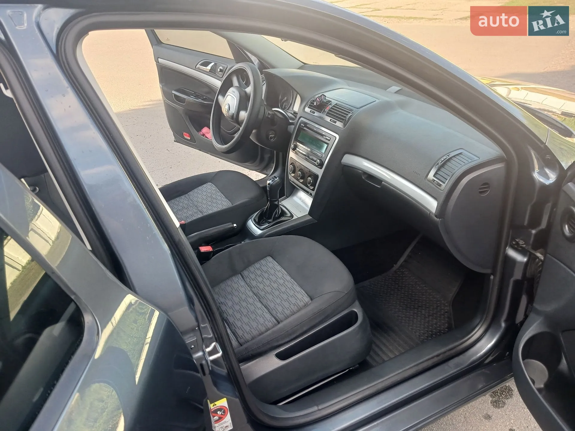 2010 Skoda Octavia - мініатюра 9
