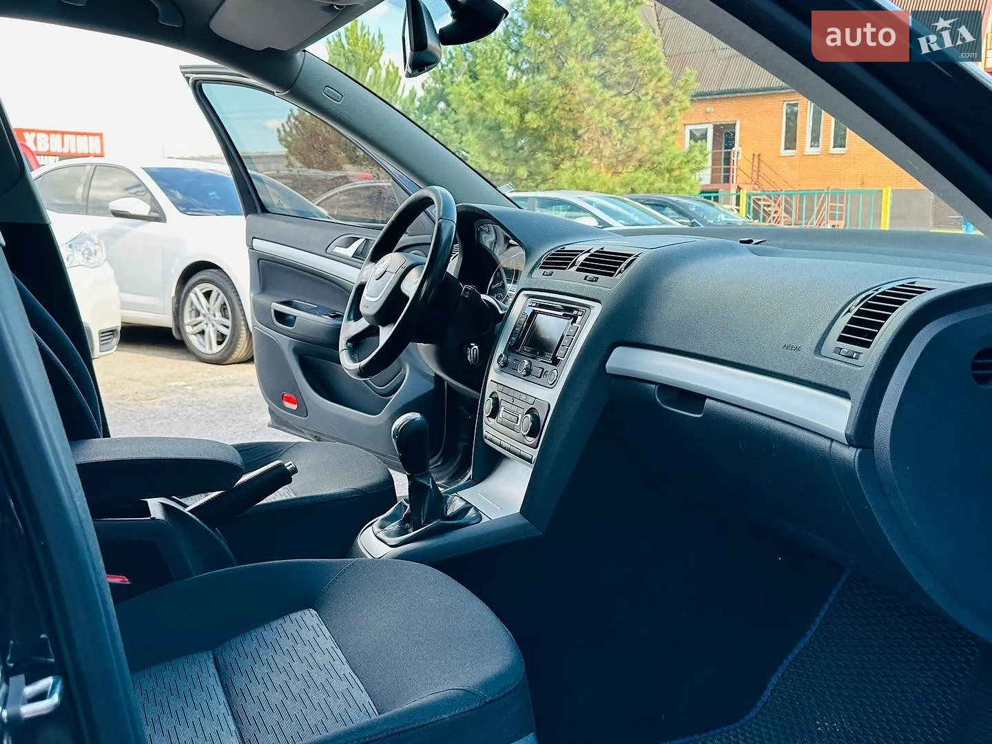 2010 Skoda Octavia - мініатюра 26