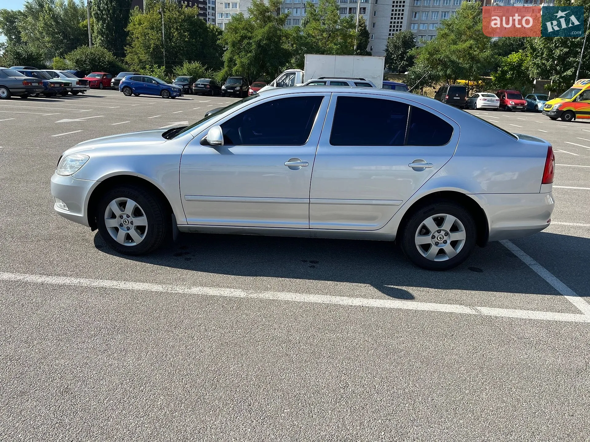 2010 Skoda Octavia - мініатюра 3