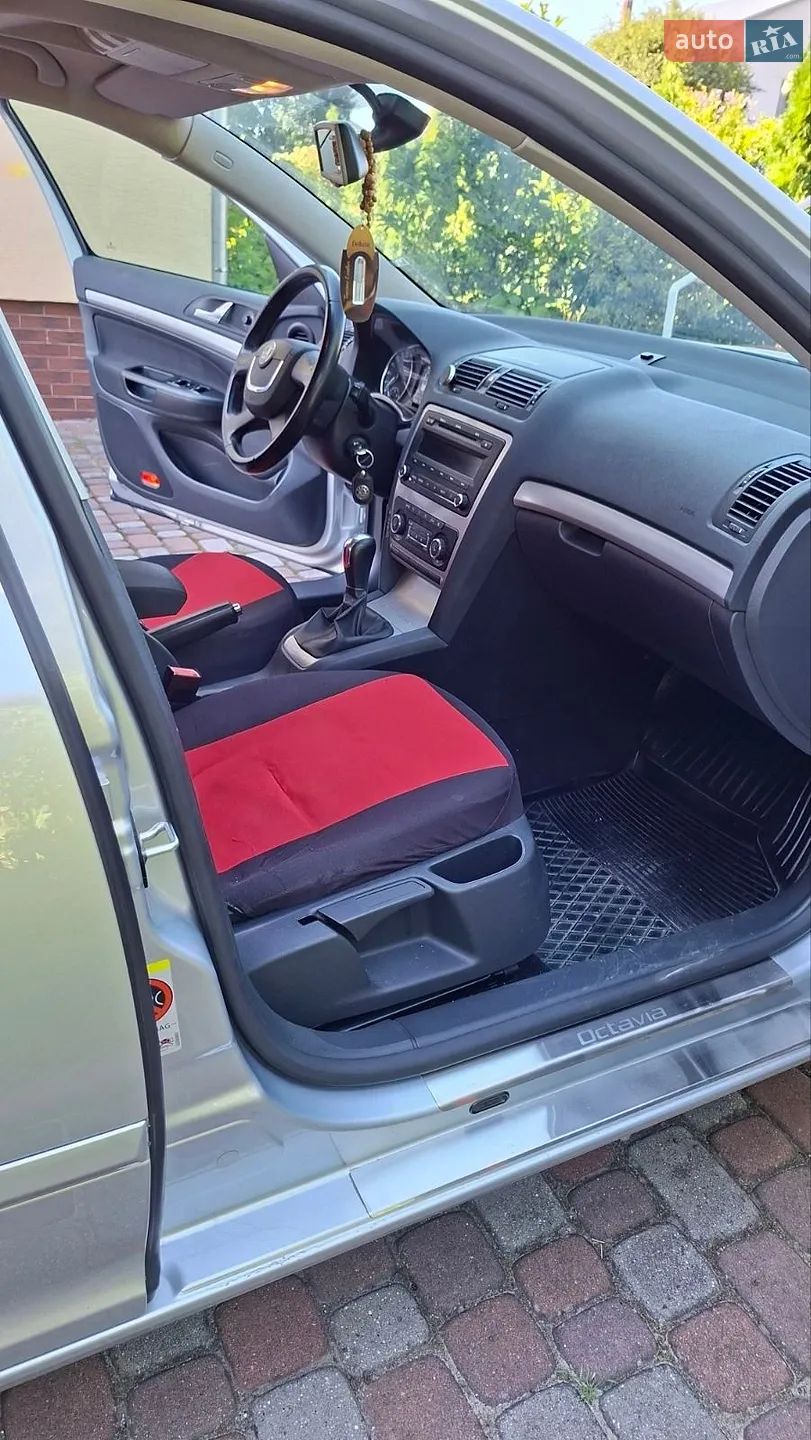 2010 Skoda Octavia - мініатюра 4