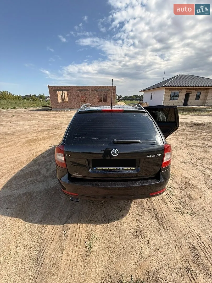 2010 Skoda Octavia - мініатюра 10