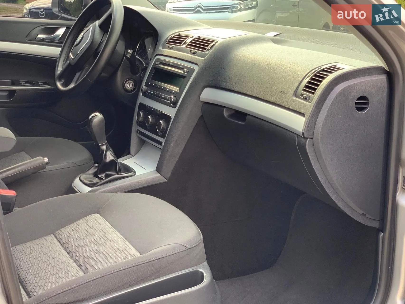 2010 Skoda Octavia - мініатюра 68
